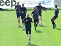 包含马其顿队将挑战阿尔巴尼亚队，备战工作全面展开的词条